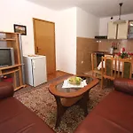 Apartamento Three-bedroom In *