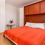 Three-bedroom In Apartamento Peroj