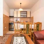 Three-bedroom In Apartamento