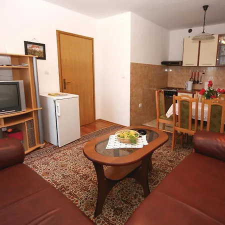 Apartment Three-bedroom In *