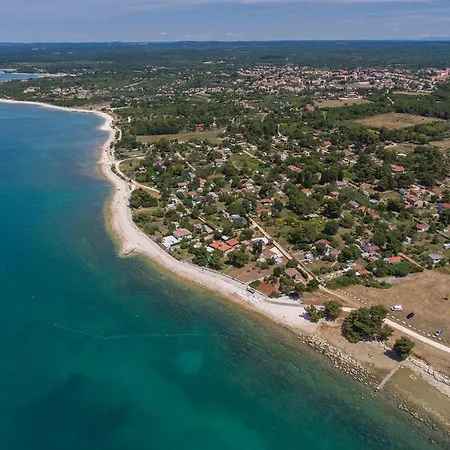 Three-bedroom In Apartment Peroj