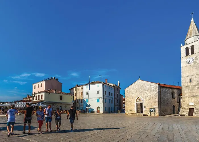 Three-bedroom In * Peroj