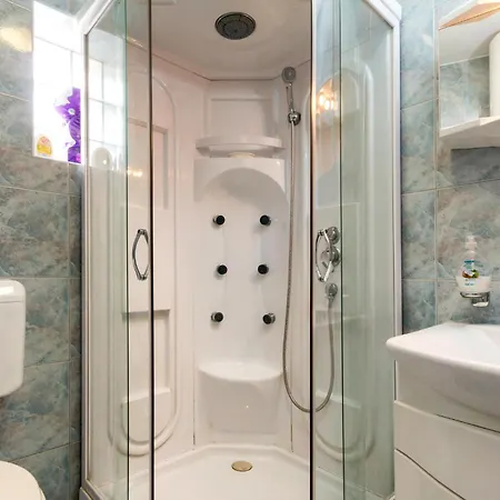 Three-bedroom In * Peroj