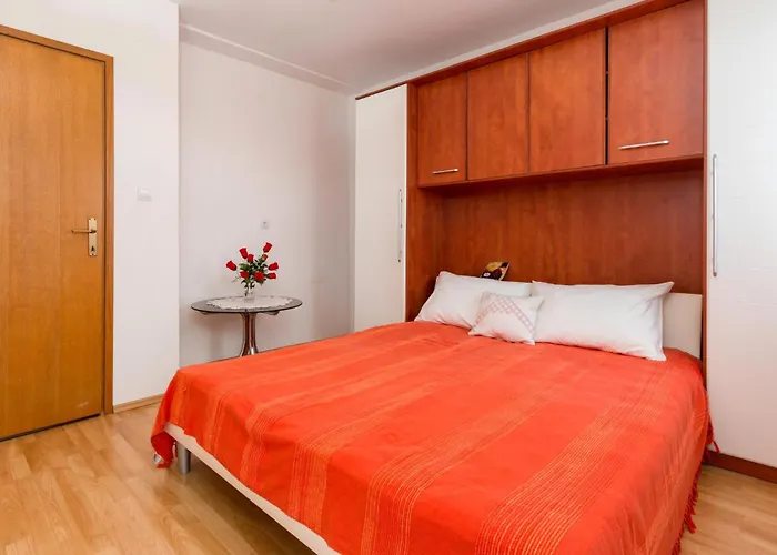 Three-bedroom In Апартаменты Перой