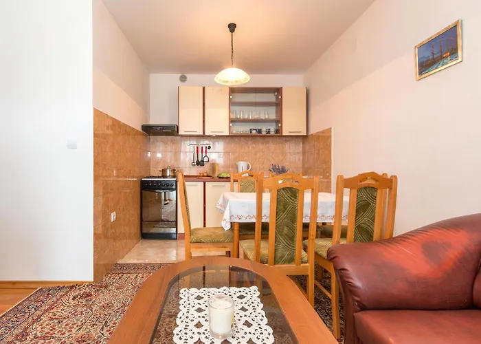 Three-bedroom In 아파트